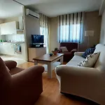 Ana - Calm, Free Parking, Close To Center Apartment