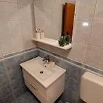 Apartment Ana - Calm, Free Parking, Close To Center *