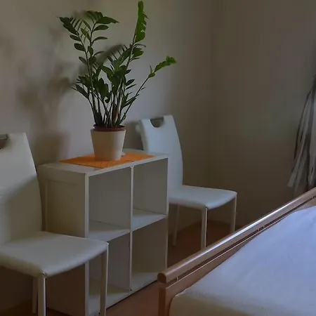 Ana - Calm, Free Parking, Close To Center Apartment