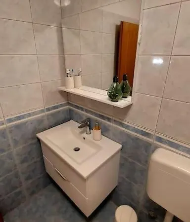 Apartment Ana - Calm, Free Parking, Close To Center *