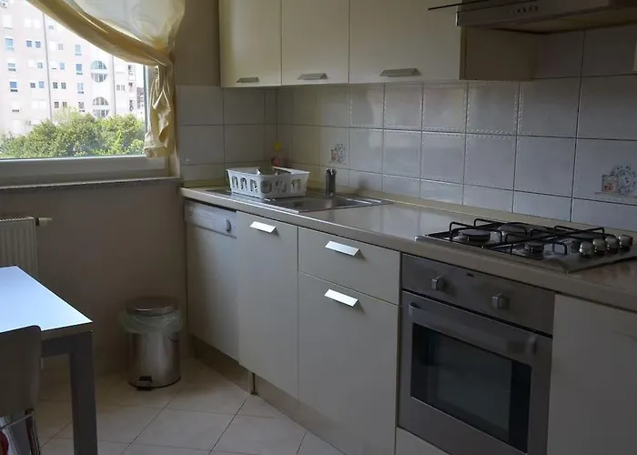 Ana - Calm, Free Parking, Close To Center דירה פולה