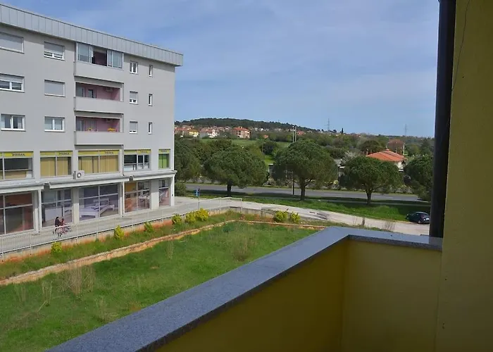 Ana - Calm, Free Parking, Close To Center דירה פולה