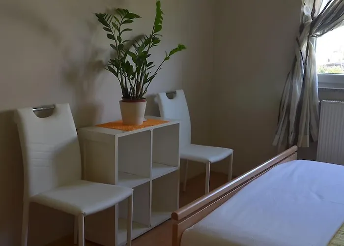 Ana - Calm, Free Parking, Close To Center דירה